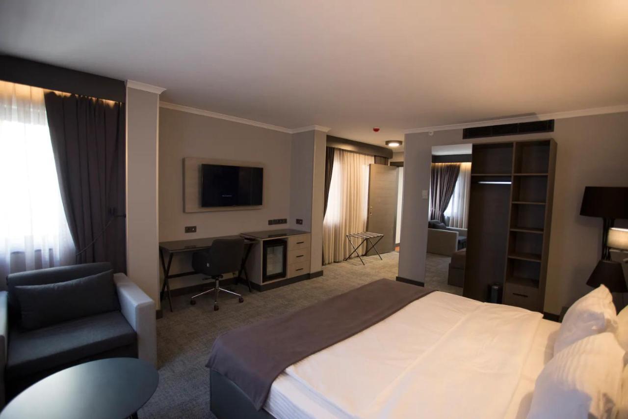 Days Hotel By Wyndham Ankara Cankaya Esterno foto