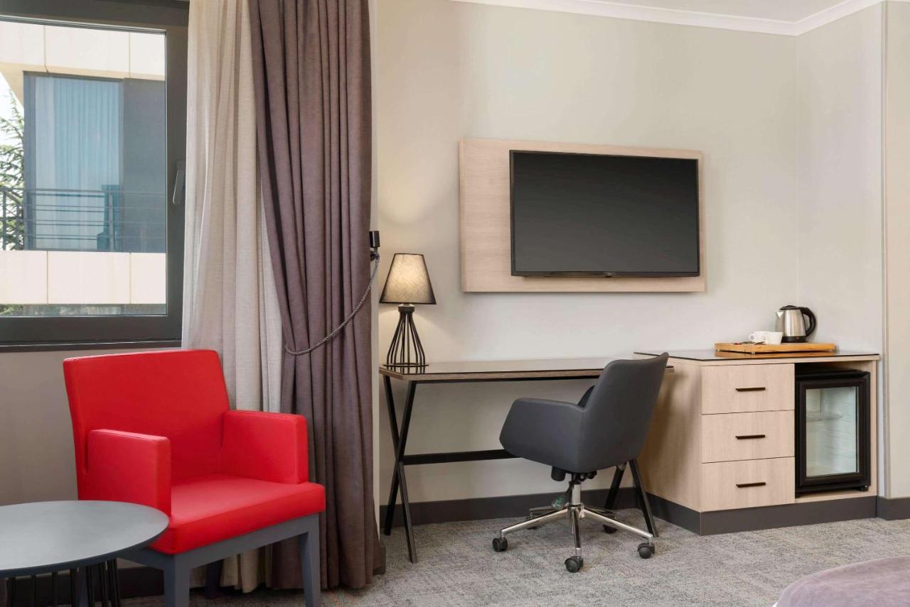Days Hotel By Wyndham Ankara Cankaya Esterno foto