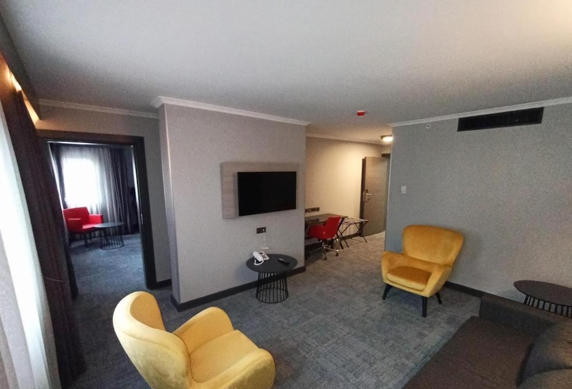 Days Hotel By Wyndham Ankara Cankaya Esterno foto