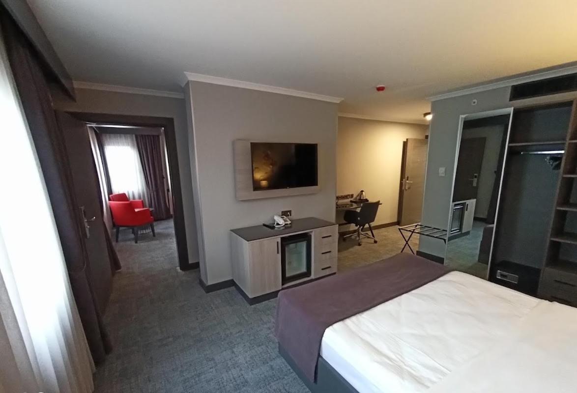 Days Hotel By Wyndham Ankara Cankaya Esterno foto