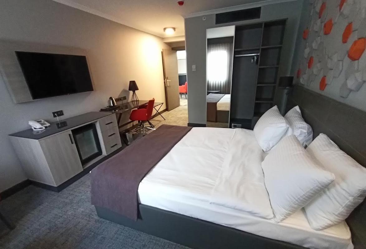 Days Hotel By Wyndham Ankara Cankaya Esterno foto