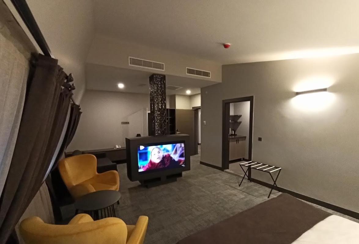 Days Hotel By Wyndham Ankara Cankaya Esterno foto